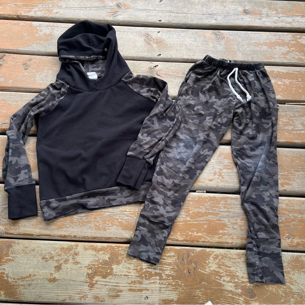 Bumblito Matching Camo Hoodie & Joggers Set - Size 5/6